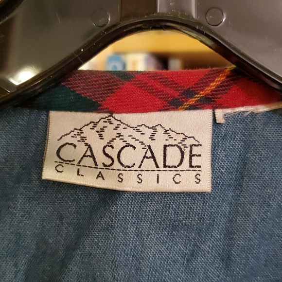 Fanciful Flurries on a Fun Cascade Vest - Picture 2 of 5